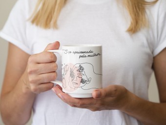 Caneca Personalizada - Sigo Apaixonada pela Mulher