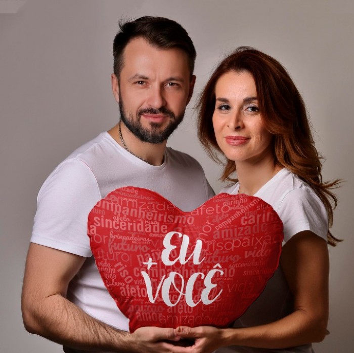 Almofada Coração Eu+Vc Nuvem de Palavras