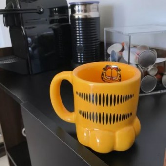 Caneca Garfield Pata 3d Desenho Patinha Gatinho Presente