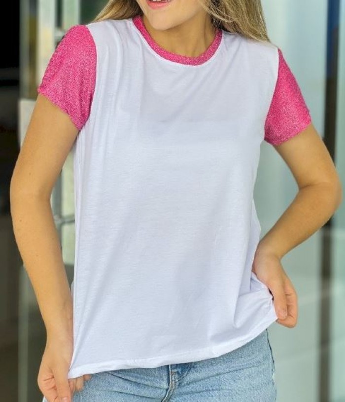 Camiseta feminina blusinha lurex com brilho na manga e gola personalizada como desejar  Cor Rosa  Tamanho P