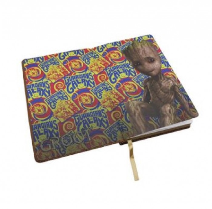 Caderno Baby Groot Capa Alto Relevo c/ Pauta Oficial Marvel