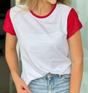 Camiseta feminina blusinha lurex com brilho na manga e gola personalizada como desejar 